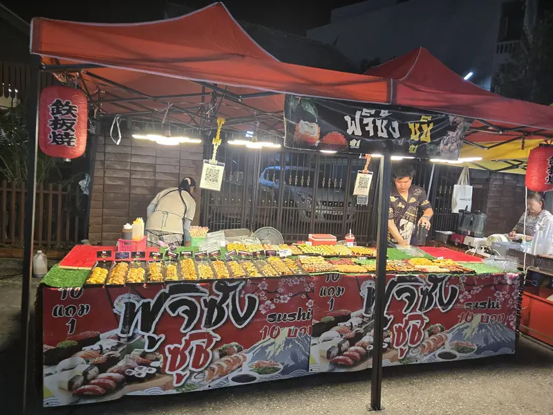 Wua Lai Walking Street Saturday Market, photo 4