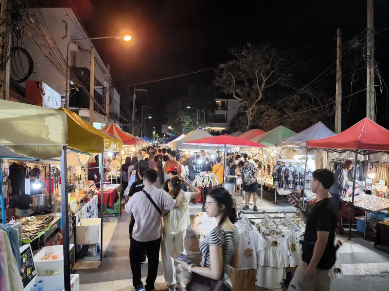 Tha Phae Walking Street (Sunday Walking Street start), photo 5