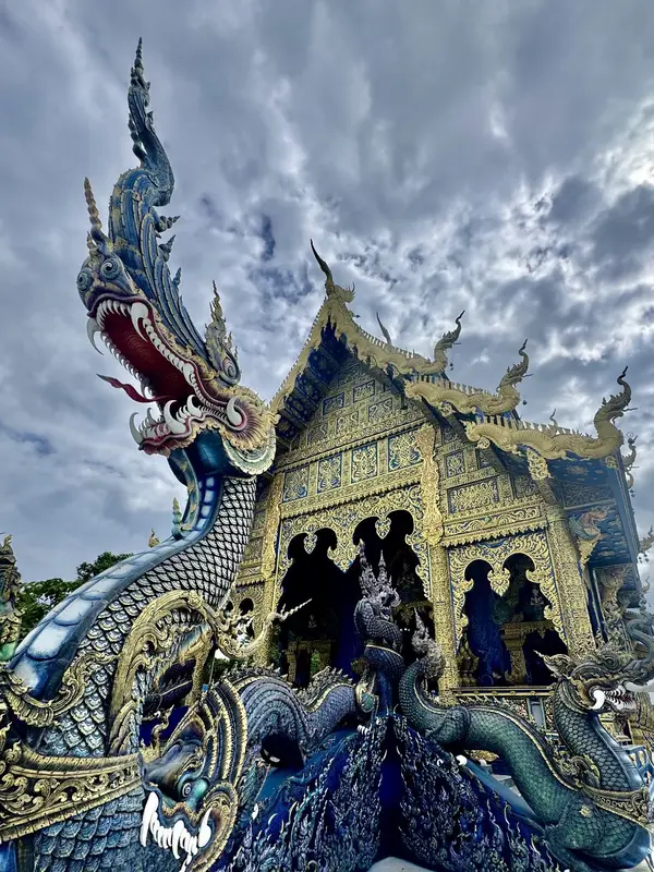 Wat Rong Suea Ten (Blue Temple), photo 3
