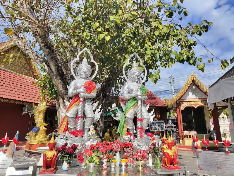 Wat Sri Suphan (Silver Temple), photo 2